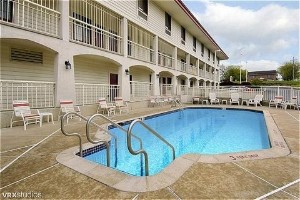 Red Roof Inn Lancaster 05.[1]